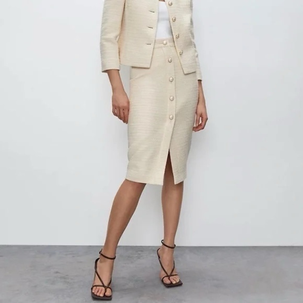 Aritzia Babaton Tweed Button Down Pencil Skirt Cream Size 0 Old Money